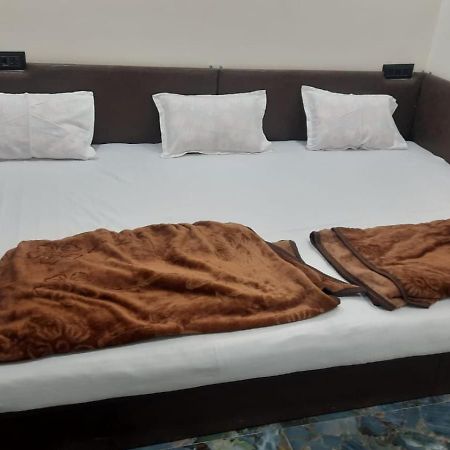 אויאיין Golden Guest House מראה חיצוני תמונה